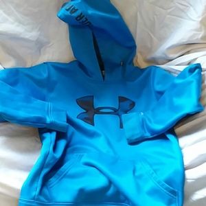 Good condition under armor sweatshirt